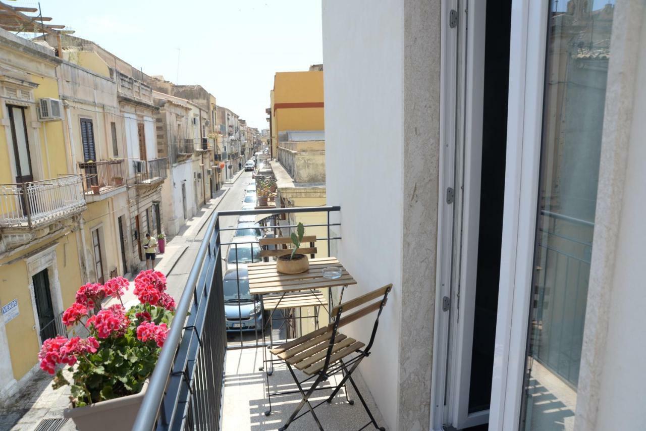 Barock Bed and Breakfast Noto Exteriör bild